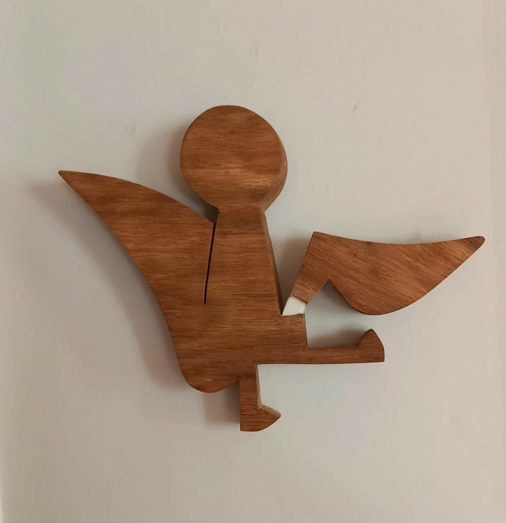 engel mit gebrochenem flügel